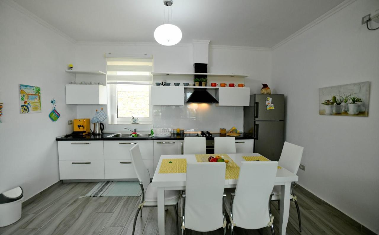 Vila Rina At Aquamarine Residence Vlora Kültér fotó