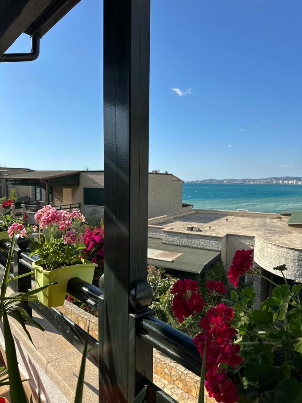 Vila Rina At Aquamarine Residence Vlora Kültér fotó